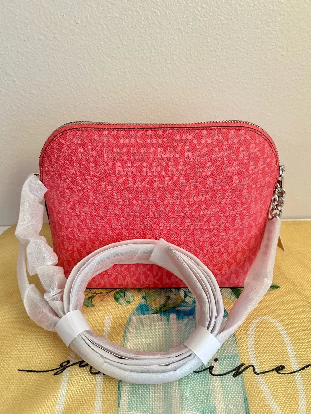 Michael Kors Jet Set Travel Dome  Colorblock Signature Crossbody